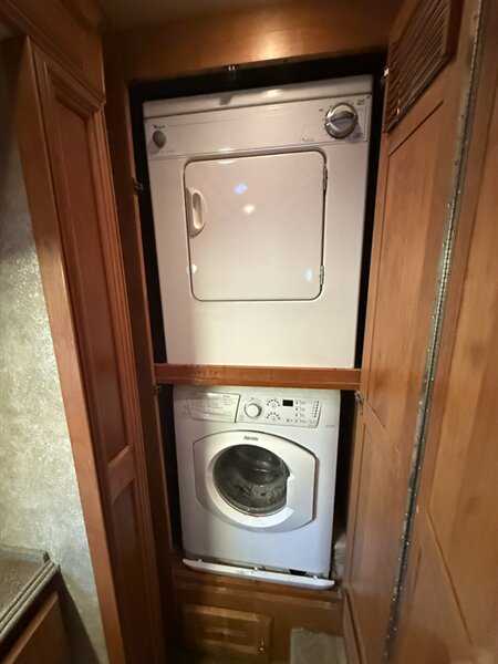 2010 Tiffin PHEATON 40QTH - Photo 15 - Liberty, TX 77575