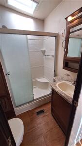 2017 Forest River SALEM VILLA 4092BFL   - Photo 13 - Liberty, TX 77575