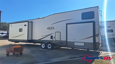 2017 Forest River SALEM VILLA 4092BFL   - Photo 5 - Liberty, TX 77575