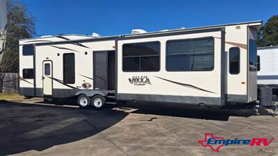 2017 Forest River SALEM VILLA 4092BFL   - Photo 2 - Liberty, TX 77575