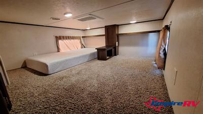 2017 Forest River SALEM VILLA 4092BFL   - Photo 17 - Liberty, TX 77575