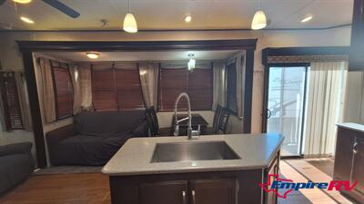 2017 Forest River SALEM VILLA 4092BFL   - Photo 11 - Liberty, TX 77575