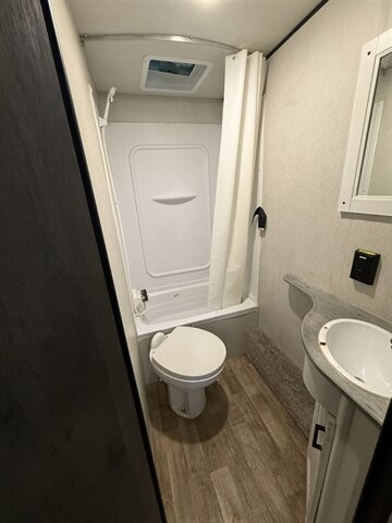 2022 Keystone HIDEOUT 262BH - Photo 8 - Liberty, TX 77575