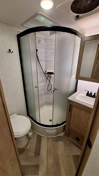 2022 Ember RV Overland 201FBQ - Photo 10 - Liberty, TX 77575