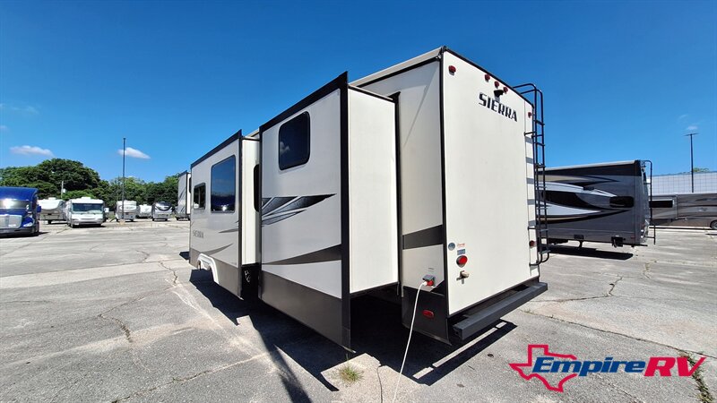 2019 Forest River Sierra - Photo 6 - Liberty, TX 77575