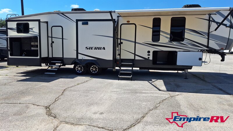 2019 Forest River Sierra   - Photo 1 - Liberty, TX 77575