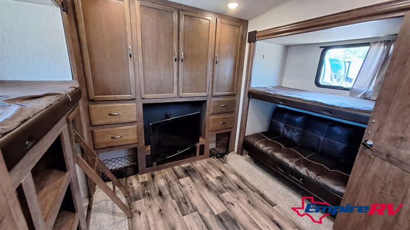 2019 Forest River Sierra - Photo 14 - Liberty, TX 77575