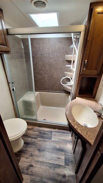 2019 Forest River Sierra - Photo 16 - Liberty, TX 77575