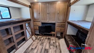 2019 Forest River Sierra - Photo 13 - Liberty, TX 77575