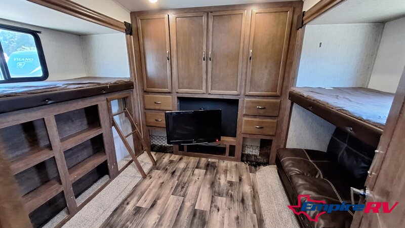 2019 Forest River Sierra - Photo 13 - Liberty, TX 77575