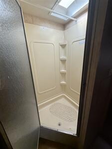 2009 Forest River SALEM 403FB   - Photo 12 - Liberty, TX 77575