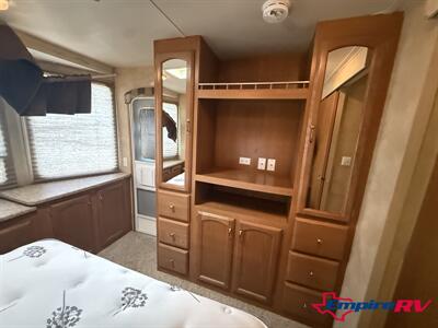 2009 Forest River SALEM 403FB   - Photo 10 - Liberty, TX 77575