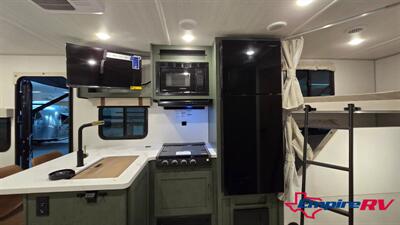 2026 Forest River NO BOUNDARIES 20.3 - Photo 15 - Liberty, TX 77575