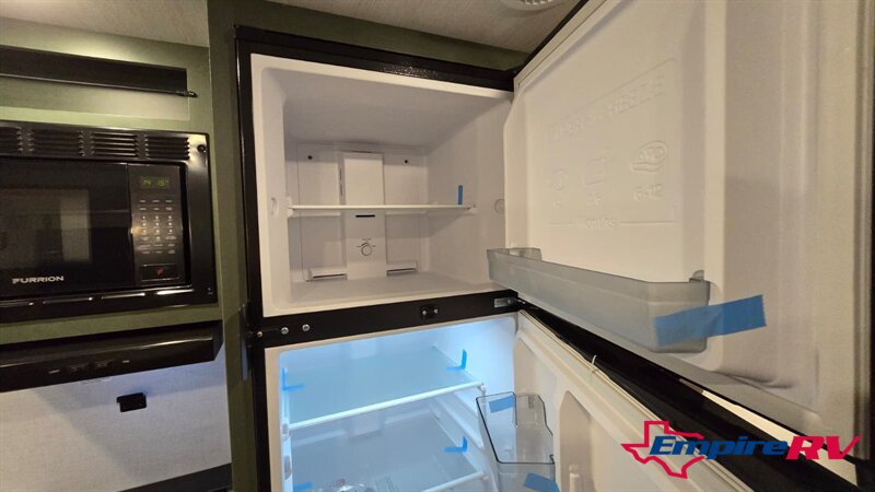 2026 Forest River NO BOUNDARIES 20.3 - Photo 13 - Liberty, TX 77575