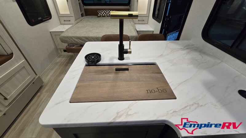 2026 Forest River NO BOUNDARIES 20.3 - Photo 11 - Liberty, TX 77575