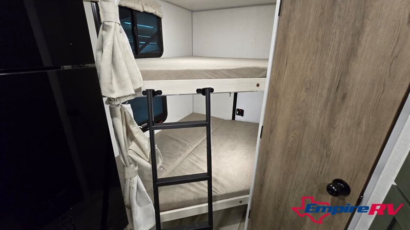 2026 Forest River NO BOUNDARIES 20.3 - Photo 9 - Liberty, TX 77575