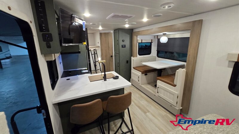 2026 Forest River NO BOUNDARIES 20.3 - Photo 7 - Liberty, TX 77575