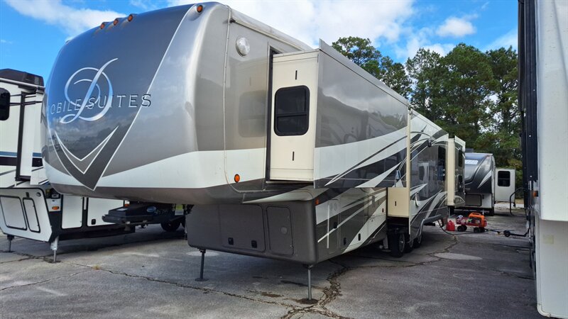 2020 DRV Suites MOBILE SUITE MANHATTAN - Photo 3 - Liberty, TX 77575