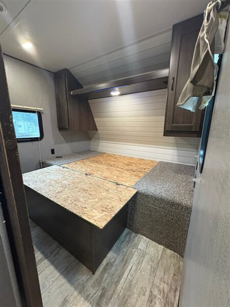 2018 CROSSROADS ZINGER 333DB - Photo 6 - Liberty, TX 77575
