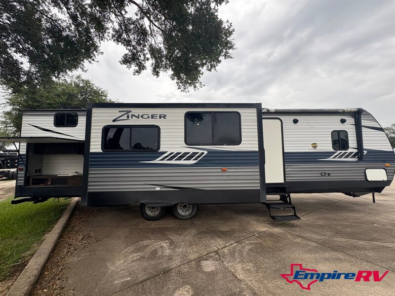 2018 CROSSROADS ZINGER 333DB - Photo 28 - Liberty, TX 77575