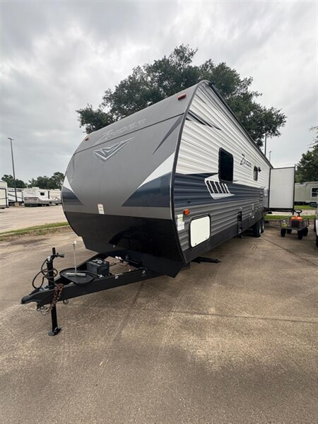 2018 CROSSROADS ZINGER 333DB - Photo 2 - Liberty, TX 77575