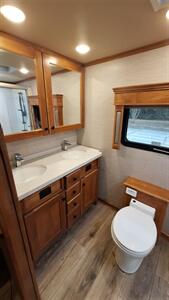 2022 Vanleigh Vilano 377FL   - Photo 22 - Liberty, TX 77575