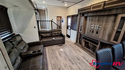 2019 Keystone SPRINTER 3551FWMLS   - Photo 9 - Oxnard, CA 93030