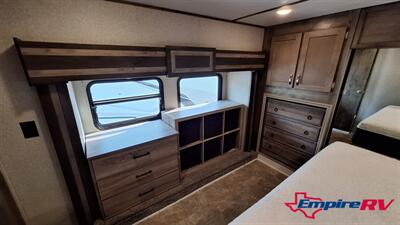 2019 Keystone SPRINTER 3551FWMLS   - Photo 17 - Oxnard, CA 93030
