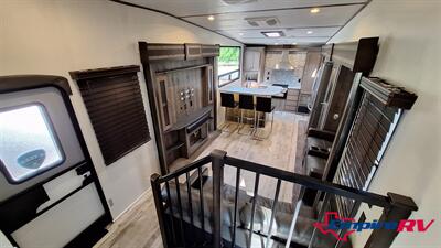 2019 Keystone SPRINTER 3551FWMLS   - Photo 13 - Oxnard, CA 93030