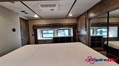 2019 Keystone SPRINTER 3551FWMLS   - Photo 16 - Oxnard, CA 93030