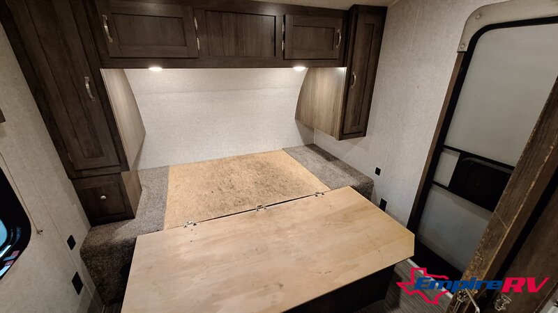 2022 EAST TO WEST 31KBH SILVER LAKE - Photo 13 - Liberty, TX 77575