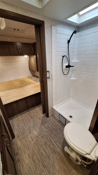 2022 EAST TO WEST 31KBH SILVER LAKE - Photo 12 - Liberty, TX 77575