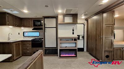 2022 EAST TO WEST 31KBH SILVER LAKE - Photo 7 - Liberty, TX 77575