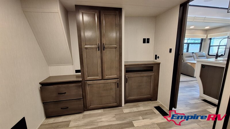 2023 Forest River Cedar Creek - Photo 13 - Oxnard, CA 93030