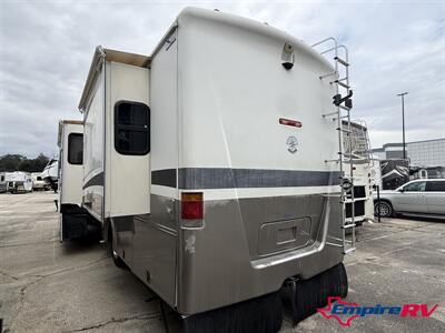 2004 Tiffin ALLEGRO BAY 34 XB   - Photo 5 - Liberty, TX 77575