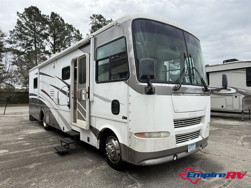 2004 Tiffin ALLEGRO BAY 34 XB   - Photo 1 - Liberty, TX 77575