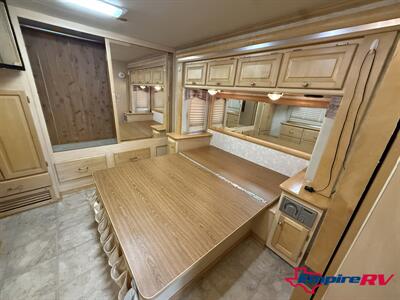 2004 Tiffin ALLEGRO BAY 34 XB   - Photo 11 - Liberty, TX 77575