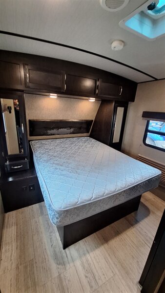 2018 Grand Design RV Imagine 2600rb - Photo 11 - Oxnard, CA 93030