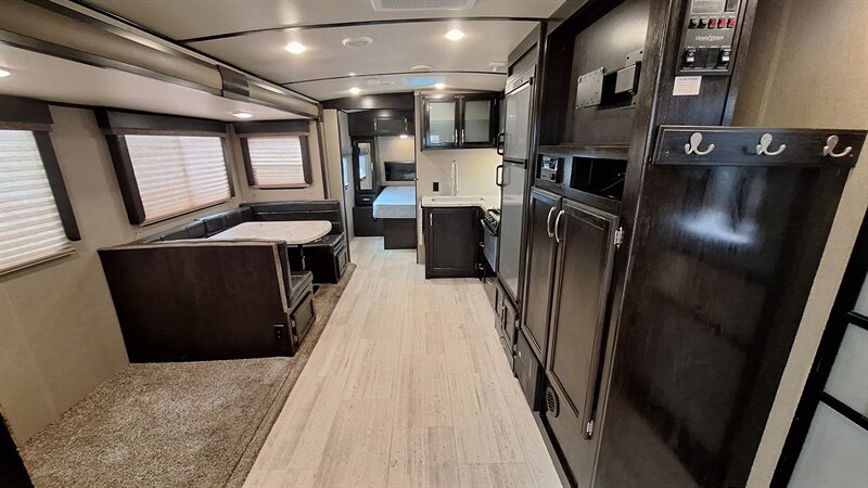 2018 Grand Design RV Imagine 2600rb - Photo 5 - Oxnard, CA 93030