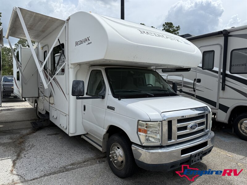 2013 Jayco REDHAWK 31XL - Photo 2 - Liberty, TX 77575