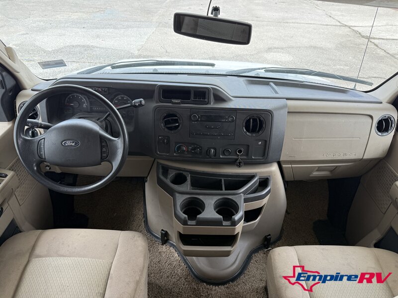 2013 Jayco REDHAWK 31XL - Photo 4 - Liberty, TX 77575