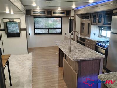 2021 Crossroads longhorn 340re   - Photo 6 - Liberty, TX 77575
