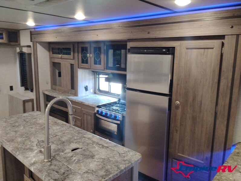 2021 Crossroads longhorn 340re - Photo 7 - Liberty, TX 77575