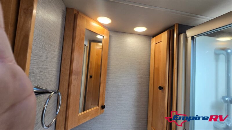 2021 Vanleigh Vilano 385RD - Photo 10 - Liberty, TX 77575