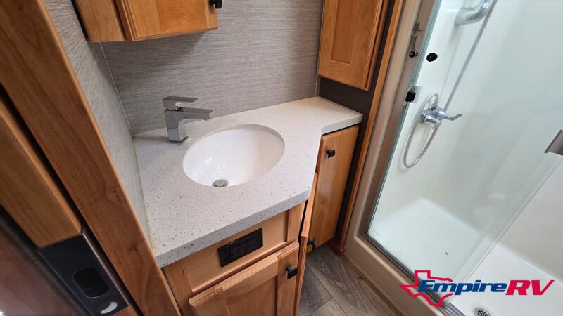 2021 Vanleigh Vilano 385RD - Photo 11 - Liberty, TX 77575