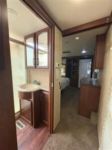 2013 Palomino COLUMBUS 320RS   - Photo 26 - Liberty, TX 77575