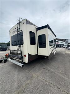 2013 Palomino COLUMBUS 320RS   - Photo 7 - Liberty, TX 77575