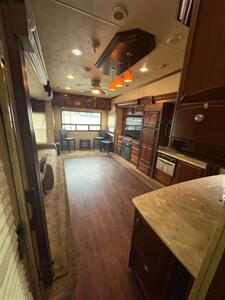 2013 Palomino COLUMBUS 320RS   - Photo 21 - Liberty, TX 77575