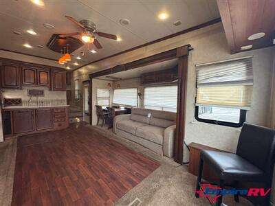 2013 Palomino COLUMBUS 320RS   - Photo 17 - Liberty, TX 77575