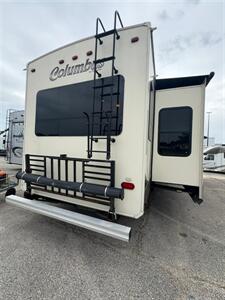 2013 Palomino COLUMBUS 320RS   - Photo 9 - Liberty, TX 77575